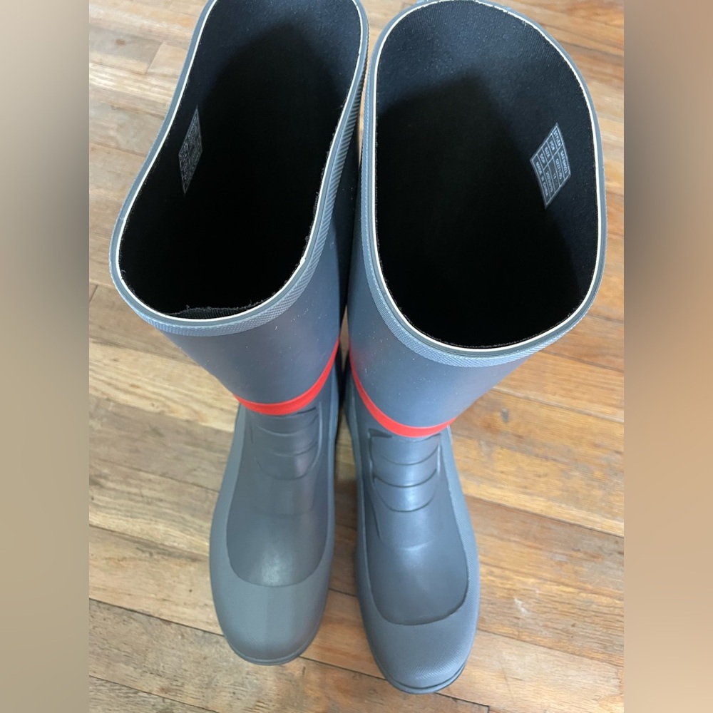 Bosun I-15 deck boot new without box